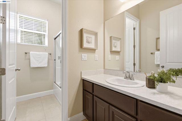 101 Gridley Ct, Brentwood, CA 94513