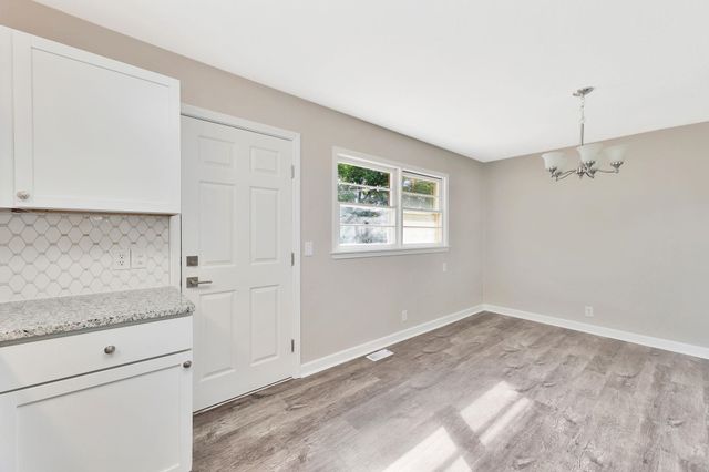 238 Western Ave, Haysville, KS 67060