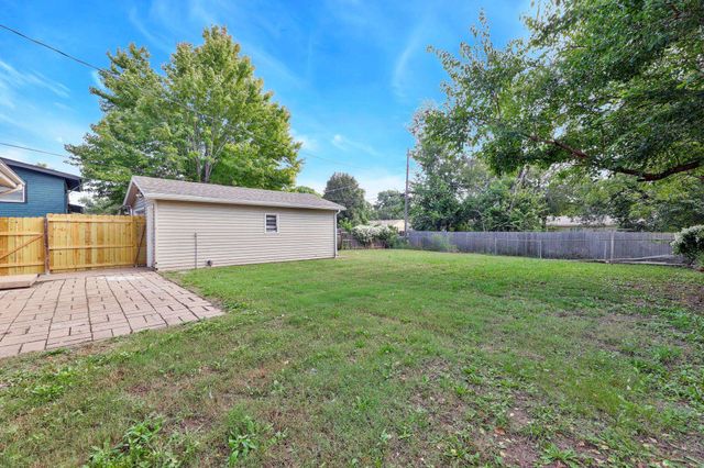 238 Western Ave, Haysville, KS 67060