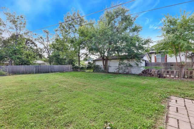 238 Western Ave, Haysville, KS 67060