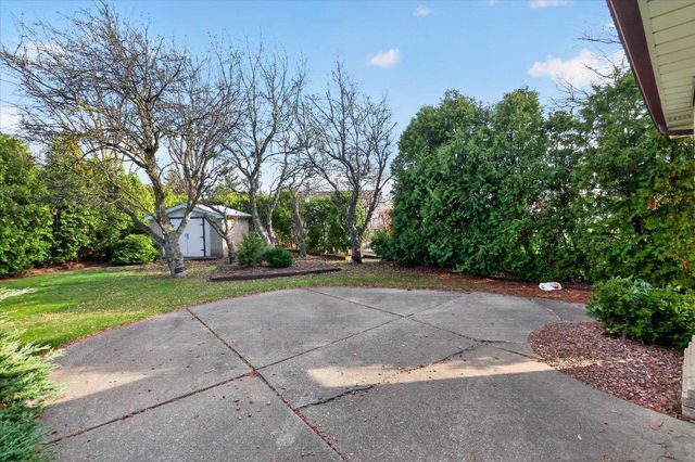 13396 Moray Court, Sterling Heights, MI 48312