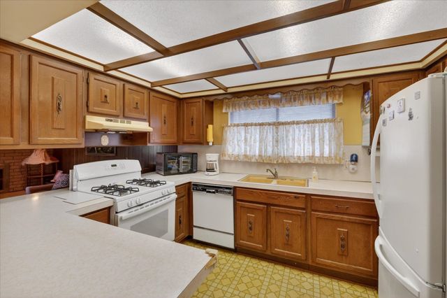 13396 Moray Court, Sterling Heights, MI 48312