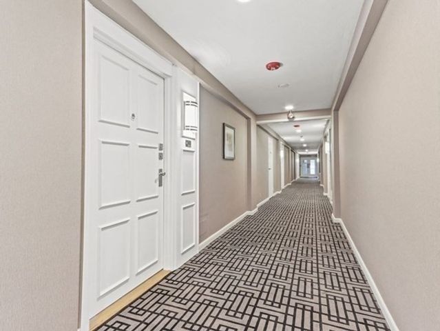 10 Hammond Pond Parkway 606, Newton, MA 02467