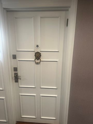 10 Hammond Pond Parkway 606, Newton, MA 02467