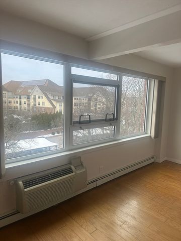 10 Hammond Pond Parkway 606, Newton, MA 02467