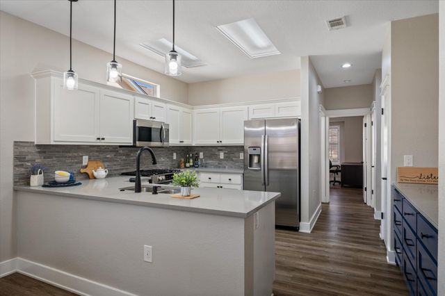 110 Cobb Cavern DR, Georgetown, TX 78633