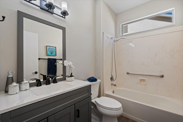 110 Cobb Cavern DR, Georgetown, TX 78633