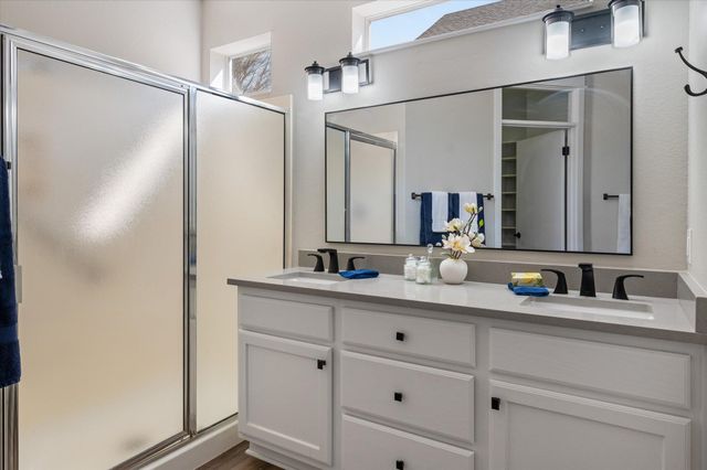 110 Cobb Cavern DR, Georgetown, TX 78633