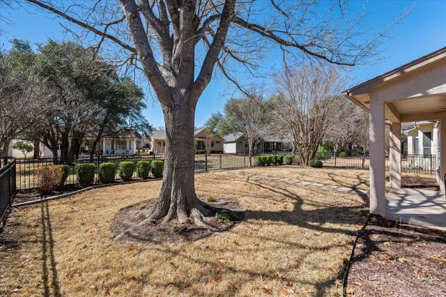 110 Cobb Cavern DR, Georgetown, TX 78633