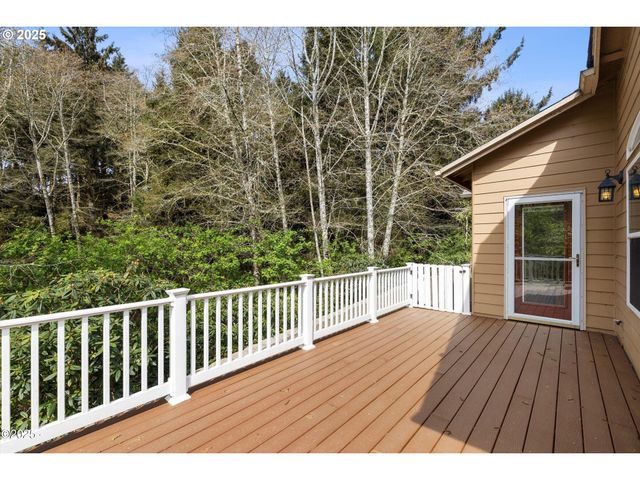 4555 Ne TIDE Ave, Lincoln City, OR 97367