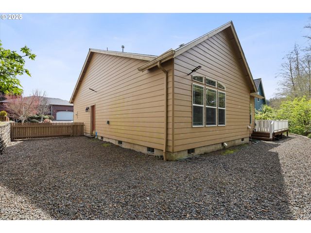 4555 Ne TIDE Ave, Lincoln City, OR 97367