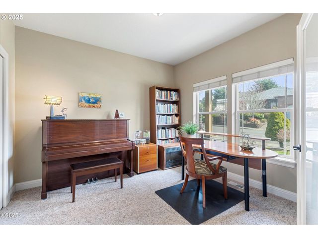 4555 Ne TIDE Ave, Lincoln City, OR 97367