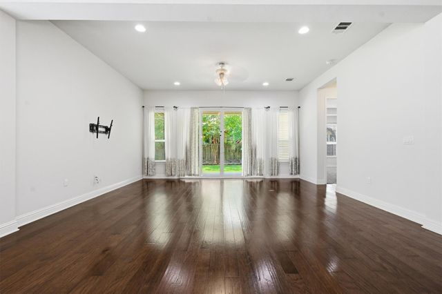 6801 Teulada DR, Austin, TX 78739