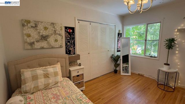 190 Alderwood Rd, Walnut Creek, CA 94598