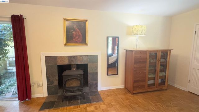 190 Alderwood Rd, Walnut Creek, CA 94598