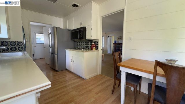 190 Alderwood Rd, Walnut Creek, CA 94598