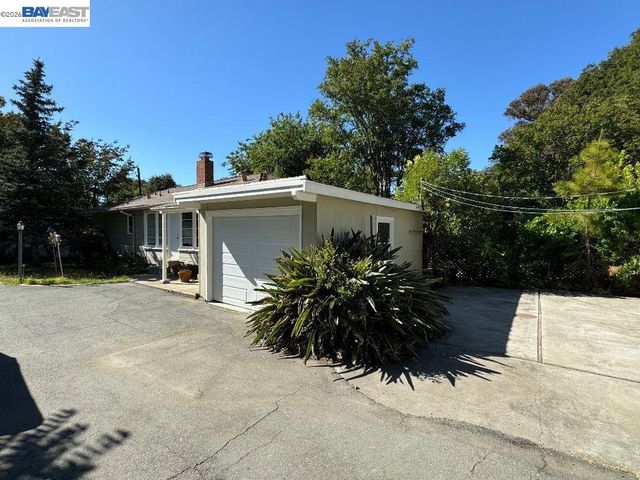 190 Alderwood Rd, Walnut Creek, CA 94598