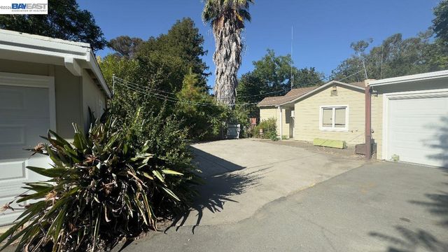 190 Alderwood Rd, Walnut Creek, CA 94598