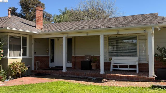 190 Alderwood Rd, Walnut Creek, CA 94598