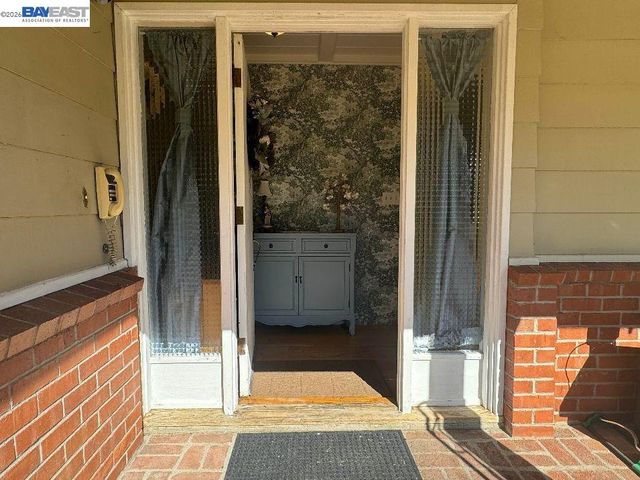 190 Alderwood Rd, Walnut Creek, CA 94598