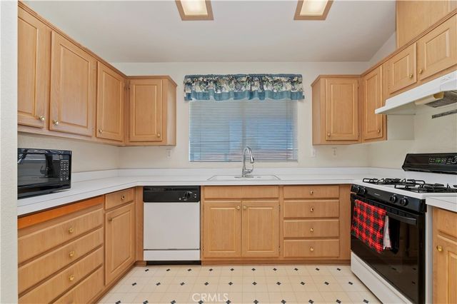 1536 S State 213, Hemet, CA 92543