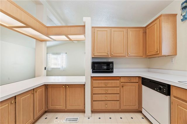 1536 S State 213, Hemet, CA 92543