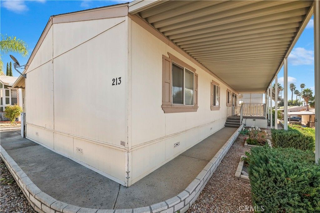1536 S State 213, Hemet, CA 92543