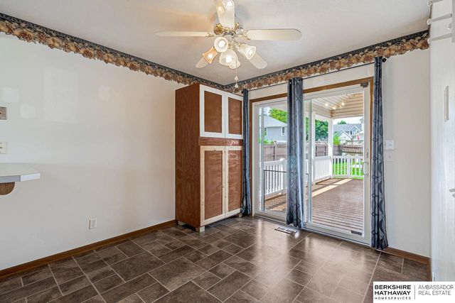 1006 Magnolia Court, Papillion, NE 68046