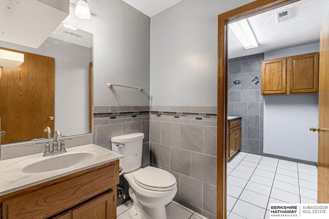 1006 Magnolia Court, Papillion, NE 68046