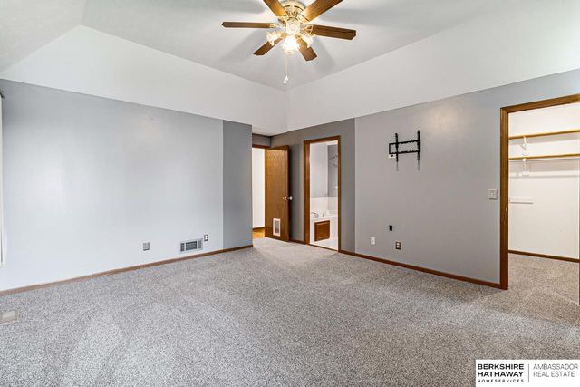 1006 Magnolia Court, Papillion, NE 68046
