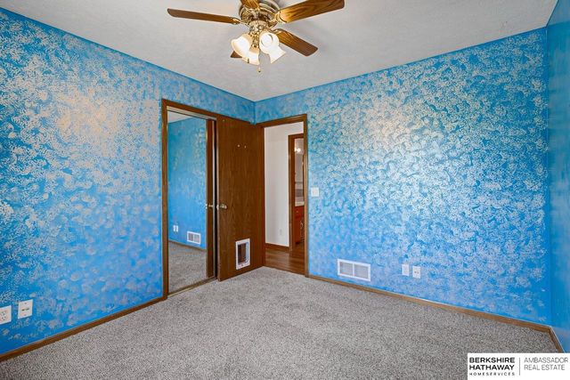 1006 Magnolia Court, Papillion, NE 68046