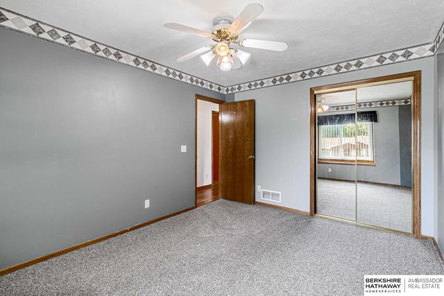 1006 Magnolia Court, Papillion, NE 68046