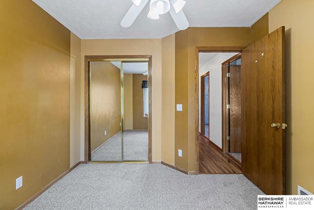 1006 Magnolia Court, Papillion, NE 68046