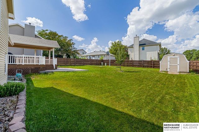 1006 Magnolia Court, Papillion, NE 68046