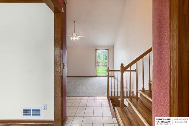 1006 Magnolia Court, Papillion, NE 68046