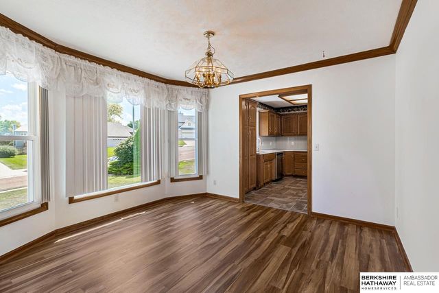 1006 Magnolia Court, Papillion, NE 68046