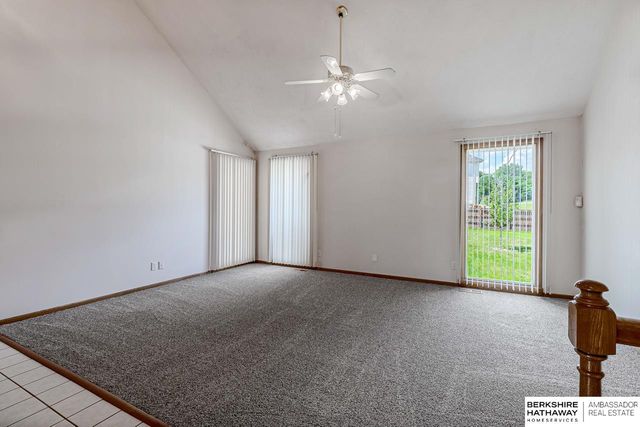 1006 Magnolia Court, Papillion, NE 68046