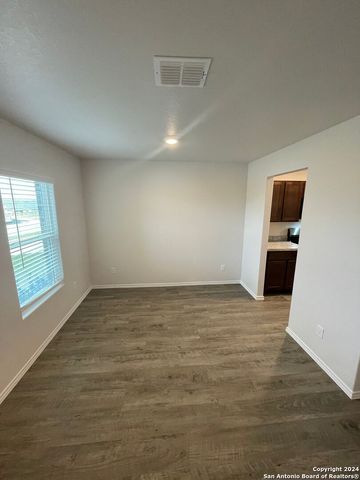 4214 Legend Heights, New Braunfels, TX 78130