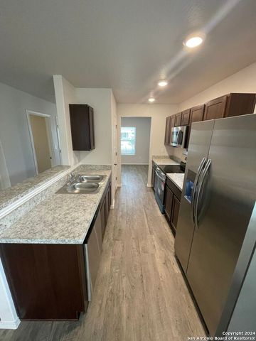 4214 Legend Heights, New Braunfels, TX 78130