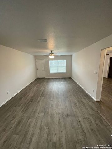 4214 Legend Heights, New Braunfels, TX 78130