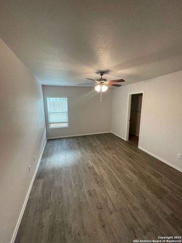 4214 Legend Heights, New Braunfels, TX 78130