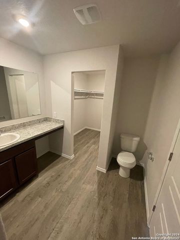 4214 Legend Heights, New Braunfels, TX 78130