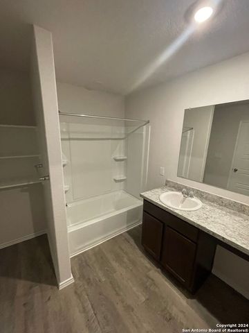 4214 Legend Heights, New Braunfels, TX 78130