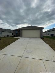 4214 Legend Heights, New Braunfels, TX 78130