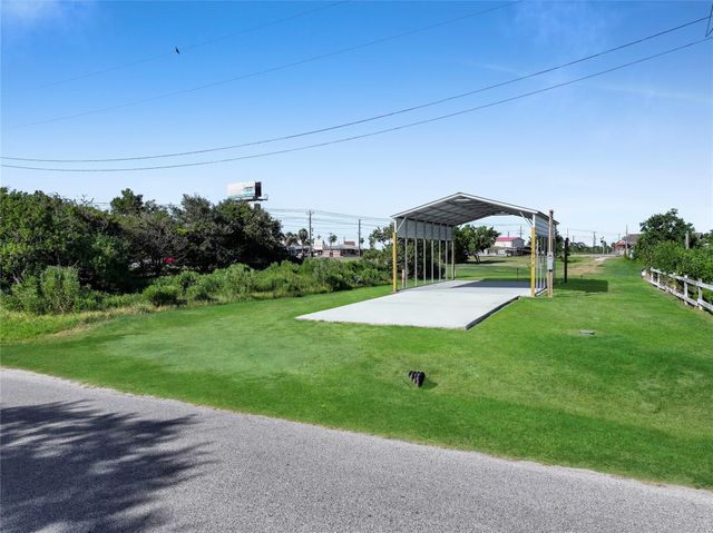 976 E Verdie Drive, Crystal Beach, TX 77650