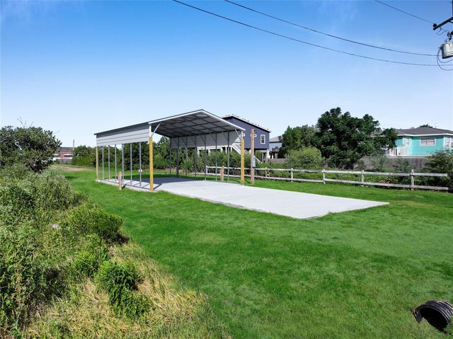 976 E Verdie Drive, Crystal Beach, TX 77650