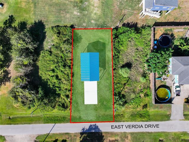 976 E Verdie Drive, Crystal Beach, TX 77650
