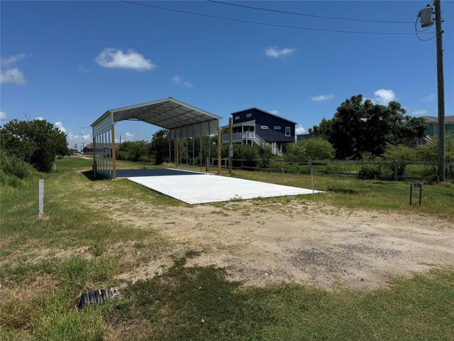976 E Verdie Drive, Crystal Beach, TX 77650