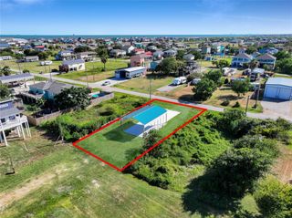 976 E Verdie Drive, Crystal Beach, TX 77650