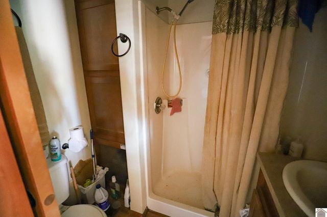 250 Captain Morgan Rd 1, Hardin, KY 42048